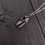 Close-up necklace with detailed skull pendant | Moon Raven