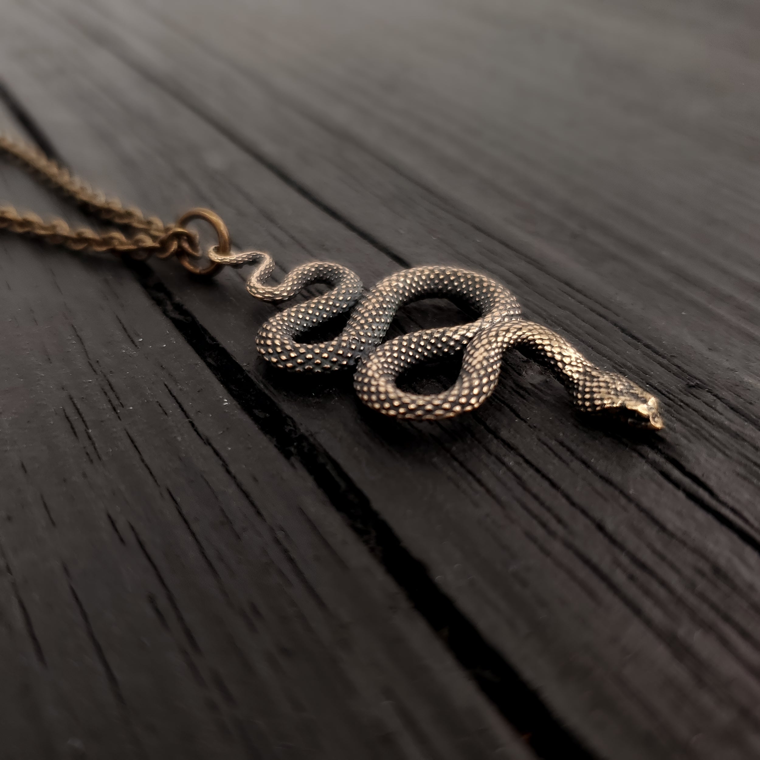 Gold-plated chain with snake pendant, versatile elegance | Moon Raven
